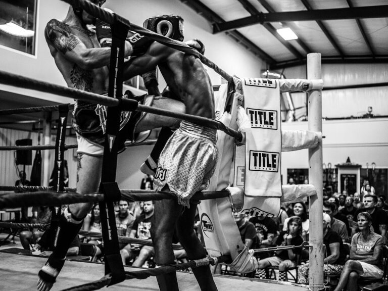 muay thai, dlaczego warto trenować muay thai, zalety muay thai, tajski boks, sport walki, czym jest muay thai, sport Wrocław, Akademia Szkolenia Trenerów, szkolenia sportowe, szkolenie AST, aktywność fizyczna